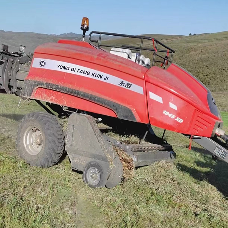 हे बेलर तीन रस्सियाँ