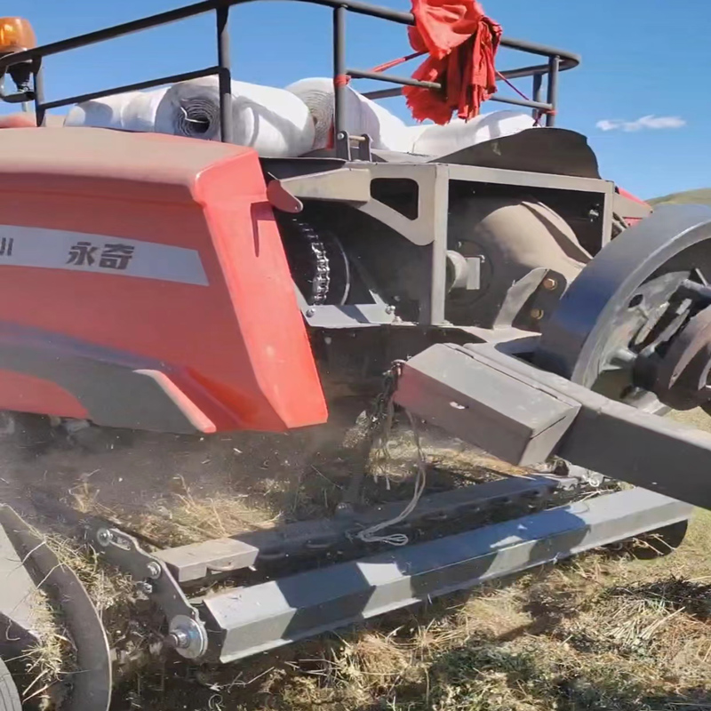 हे बेलर तीन रस्सियाँ