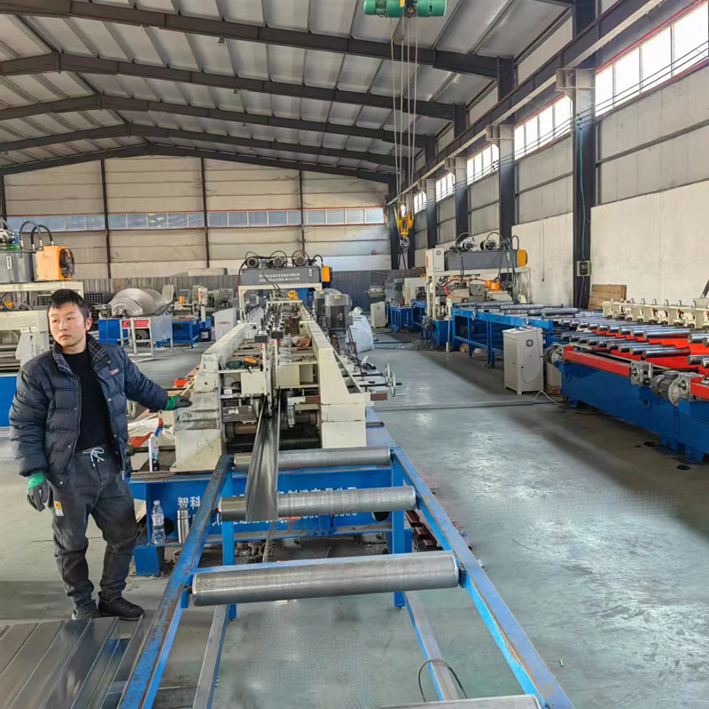 آلة تشكيل علبة الكابلات المعدنية وعلبة الكابلات