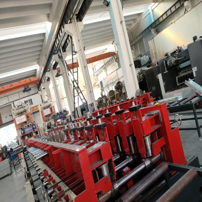 The Red Able Tray Forming Machine