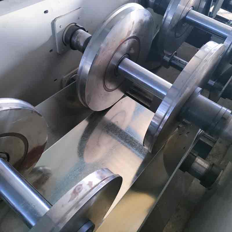 آلة تشكيل ثني المعادن على البارد