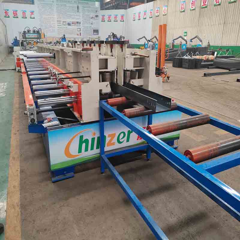 Máquina formadora de rolo para bandeja de cabos