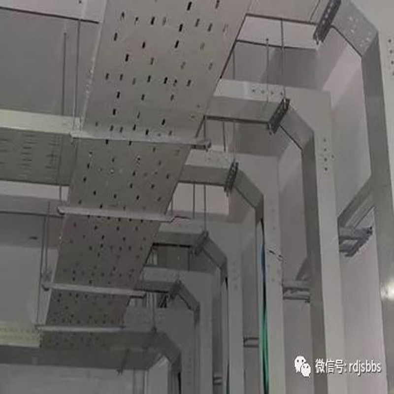 آلة تشكيل علبة الكابلات الصغيرة