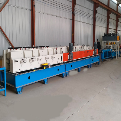 chemin de câbles de 400 mm formant la machine