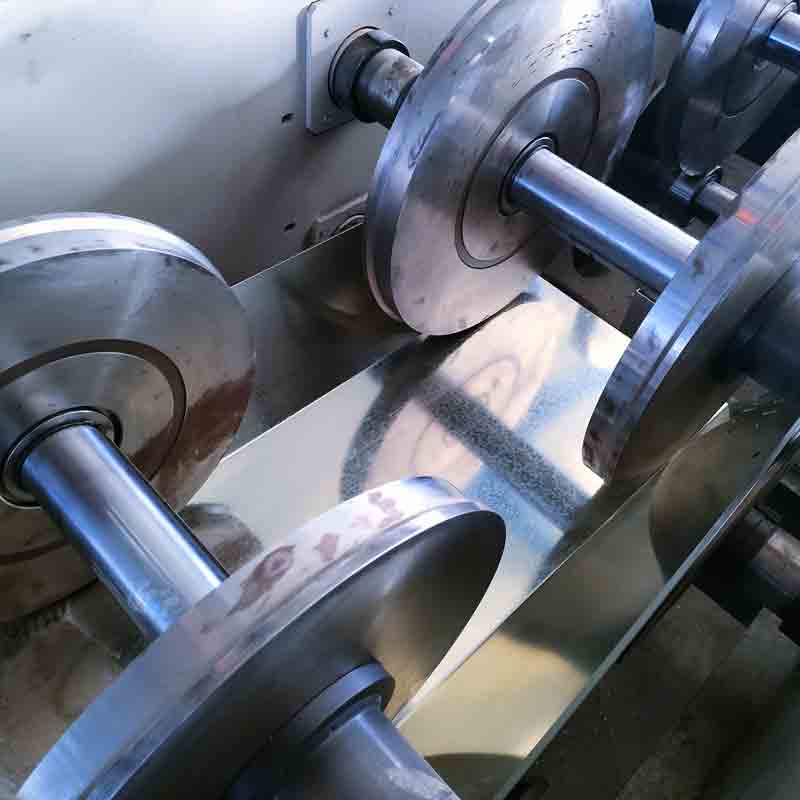 Automatic Adjustment Of Cable Trunking Manufacturing Equipment