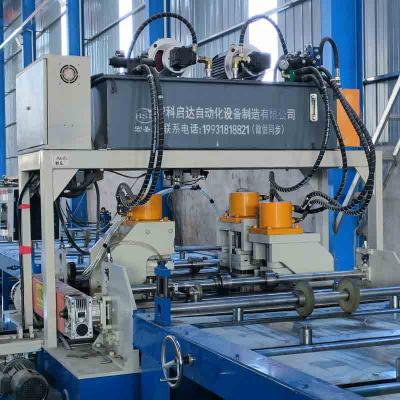 Medium size metal forming machine