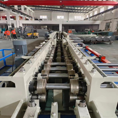 600 मिमी रोल बनाने वाला होस्ट