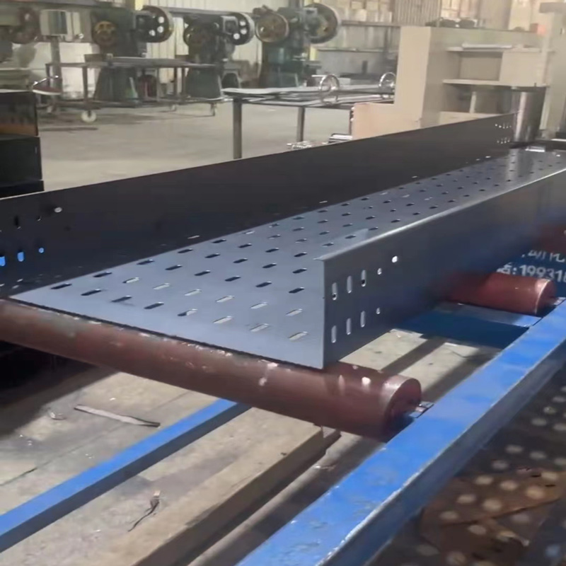 مجموعة كاملة من آلات تصنيع المعادن المثقبة