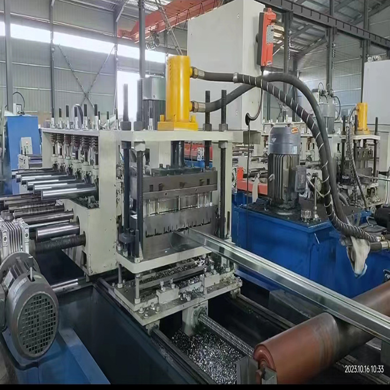 Оборудование для производства крышек кабельных лотков